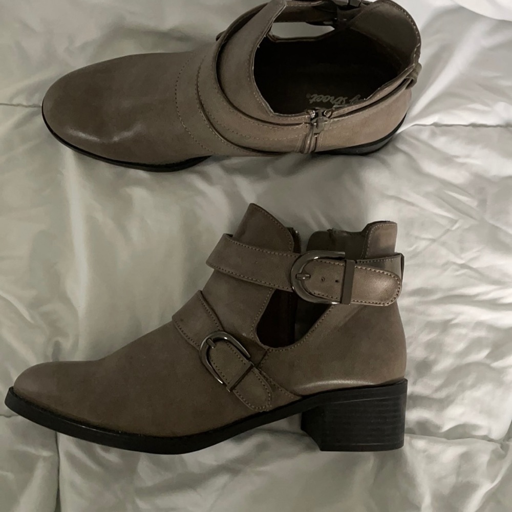 Ankle boots